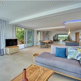 3 bedroom villa with pool & sea views, Makrades, sleeps 6